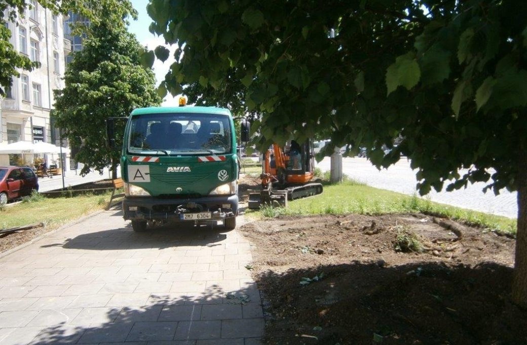 Zvýšené záhony na Třídě Svobody v Olomouci nahradí nové