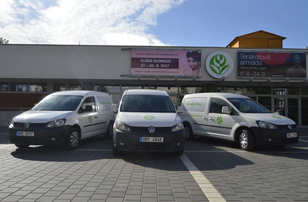 Flora Olomouc je šetrná k přírodě. Má flotilu vozů na hybridní pohon