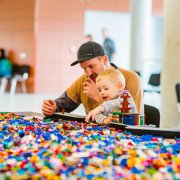 Miliony kostek LEGO®, obří modely a vystavovatelé z šesti zemí Evropy. Svět Kostek 2023 se blíží 